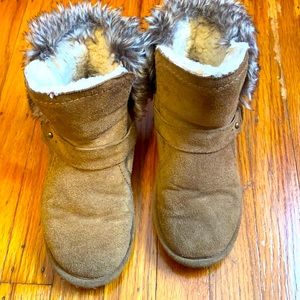 Bear paw size 1 girl boots GOOD CONDITION